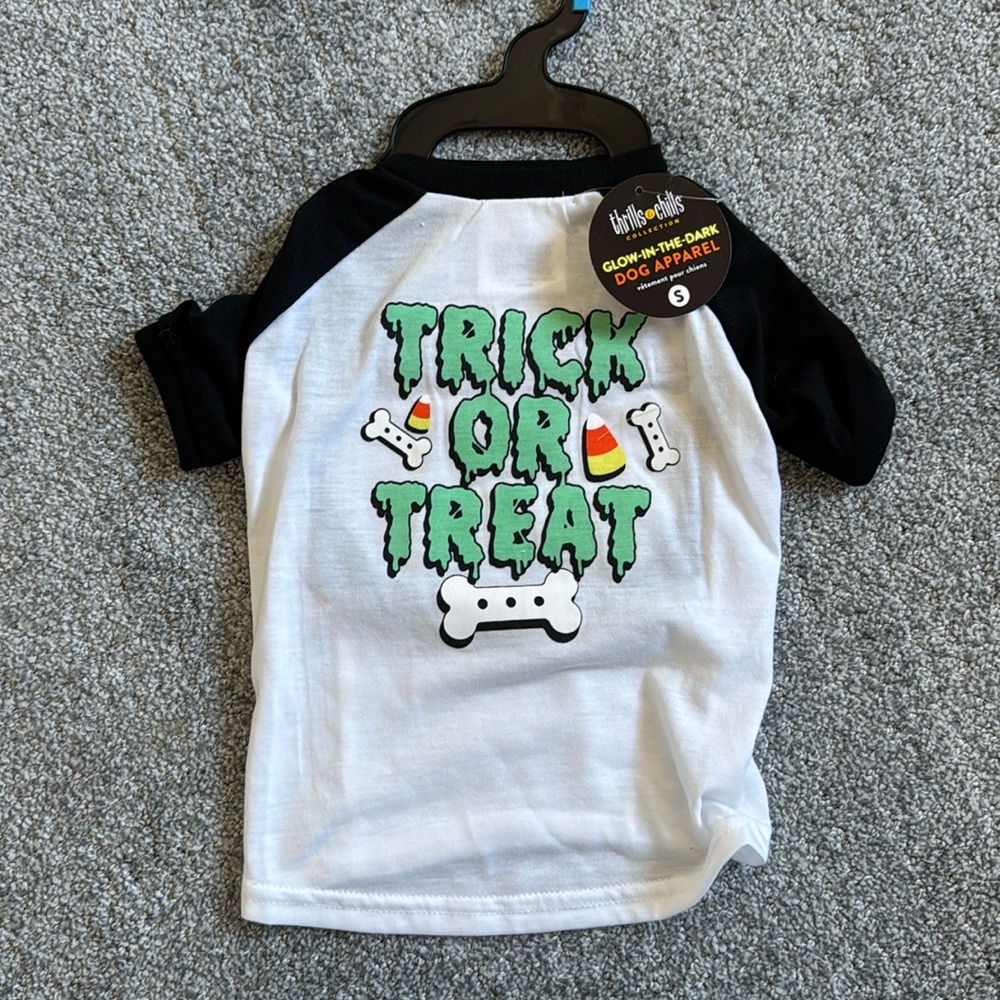 Trick or Treat pet baseball tshirt size Small, Halloween, glow in the dark